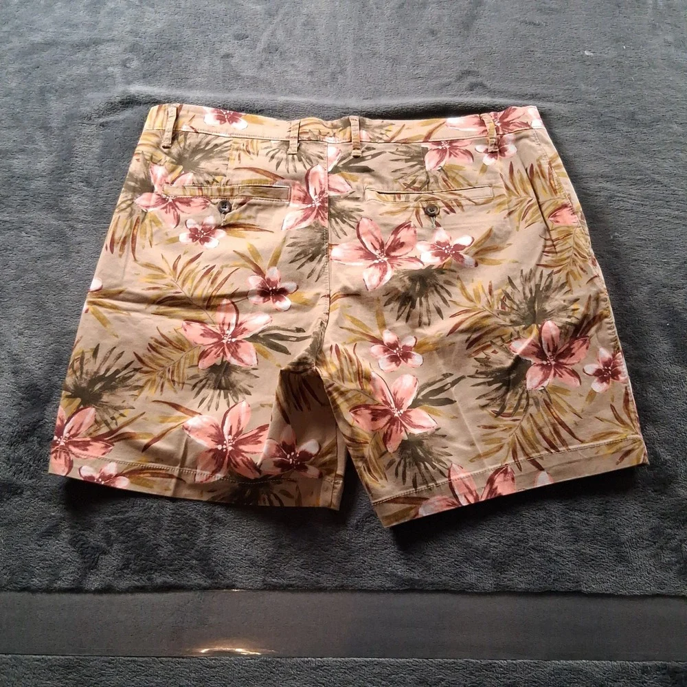 Goodfellow & Co Chino Shorts Mens 36 Tan Tropical Floral Palm Leaf Print